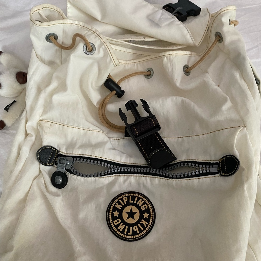 KIPLING white BackPack w. Ape charm.